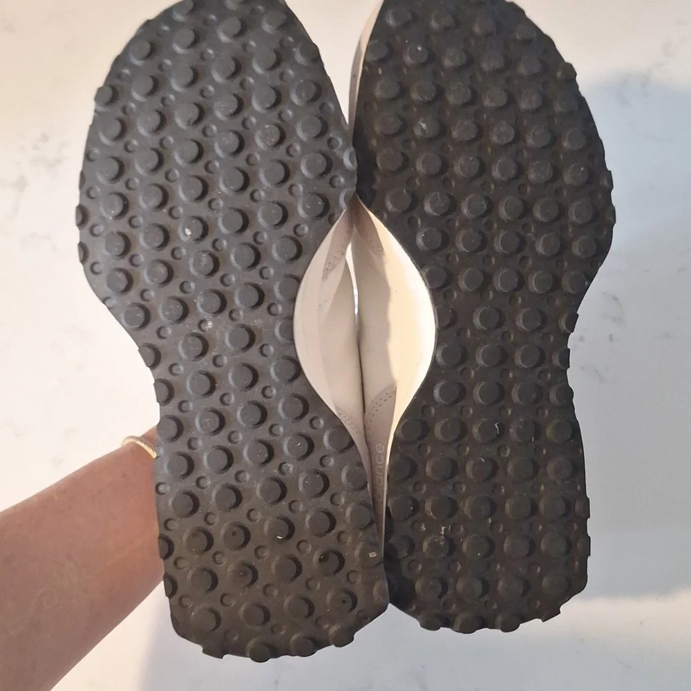 New Balance 327 Kids Size 6 Womens Size 8 - Picture 5 of 5